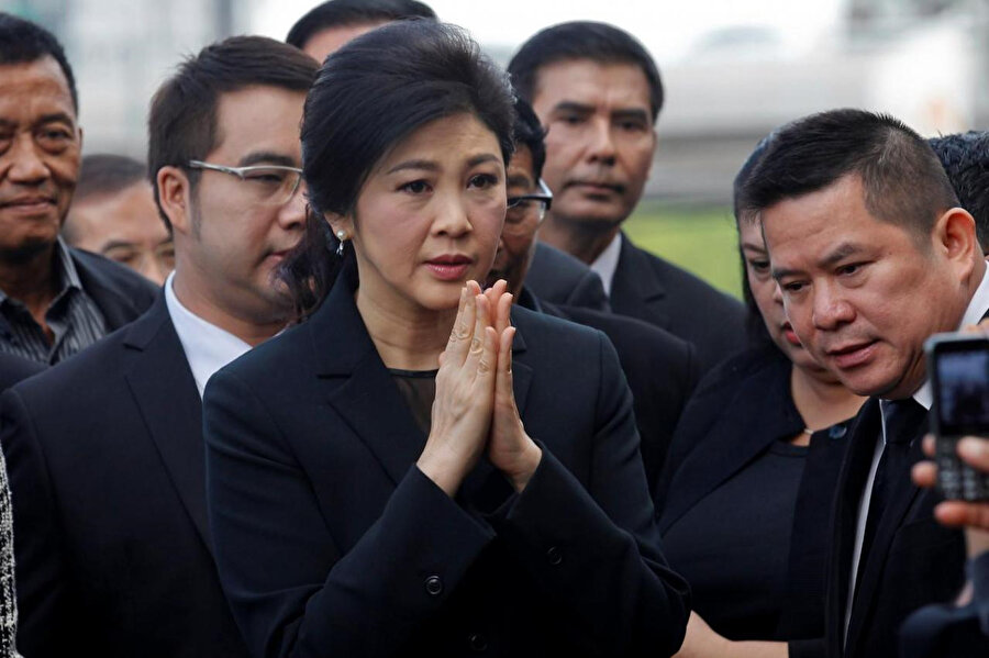 Yingluck Shinawatra'nın siyasi akıbeti de ağabeyi gibi askeri darbeyle son buldu.