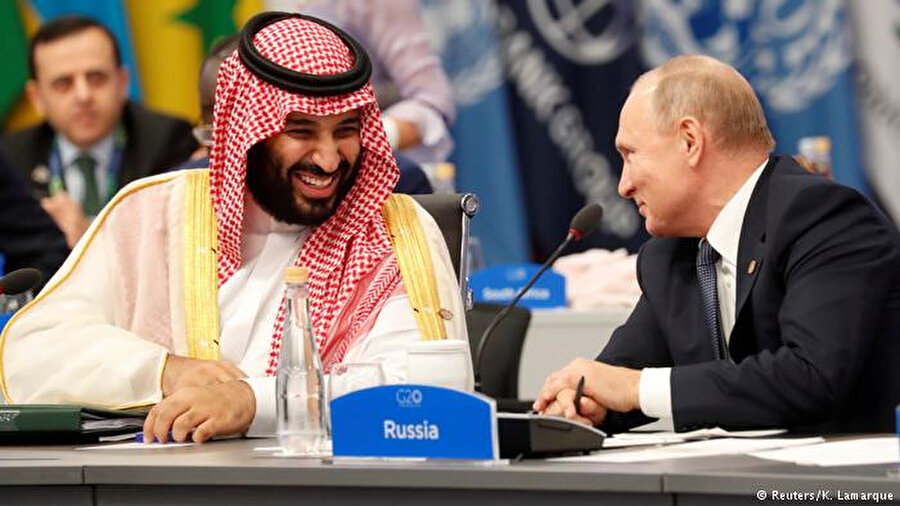 Kaşıkçı cinayeti sonrası ilk kez büyük bir uluslararası toplantıya katılan Suudi Veliaht Prens Selman, başta Rusya Devlet Başkanı Putin olmak üzere bazı dünya liderleri tarafından sıcak karşılanmıştı.
