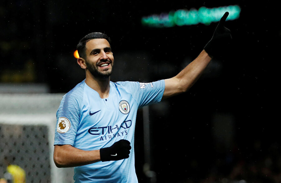 Riyad Mahrez, gol sonrası sevinç yaşıyor.