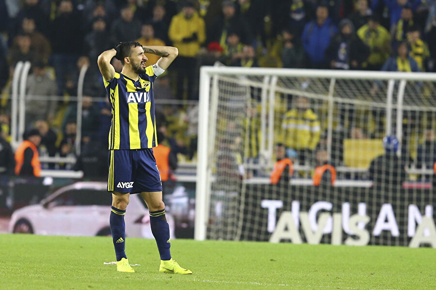 Mehmet Topal, Kasımpaşa'dan yedikleri golün ardından kameralara bu şekilde yakalandı.