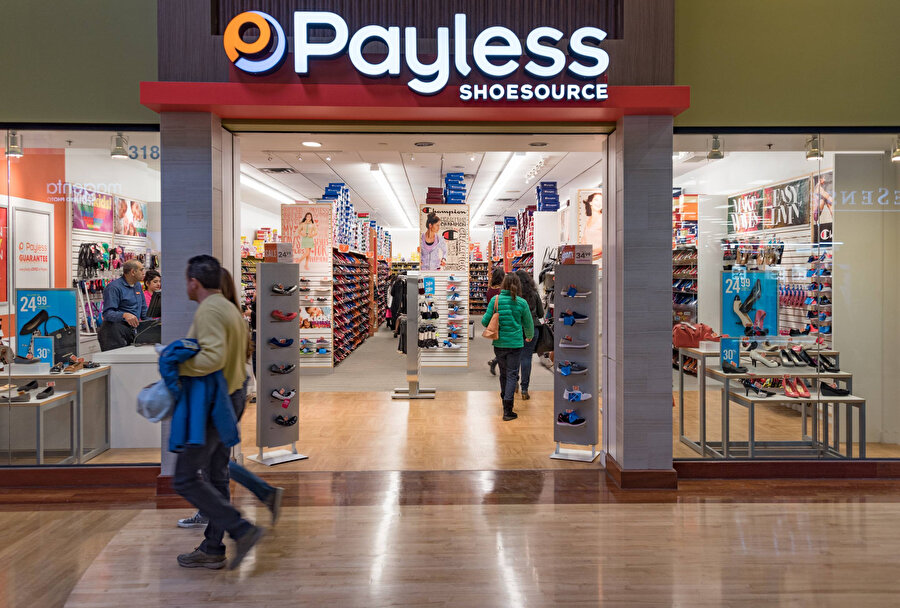 Müşterilerine ürettiği ucuz ve kaliteli ayakkabılarla hizmet veren Payless Shoesource mağazası.