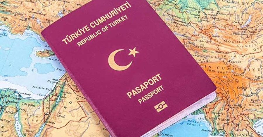 Çocuğun Türk vatandaşlığını soy bağı yolu ile kazanmasında çocuğun doğumu anında ana veya babadan yalnız birinin Türk vatandaşı olması yeterlidir. 