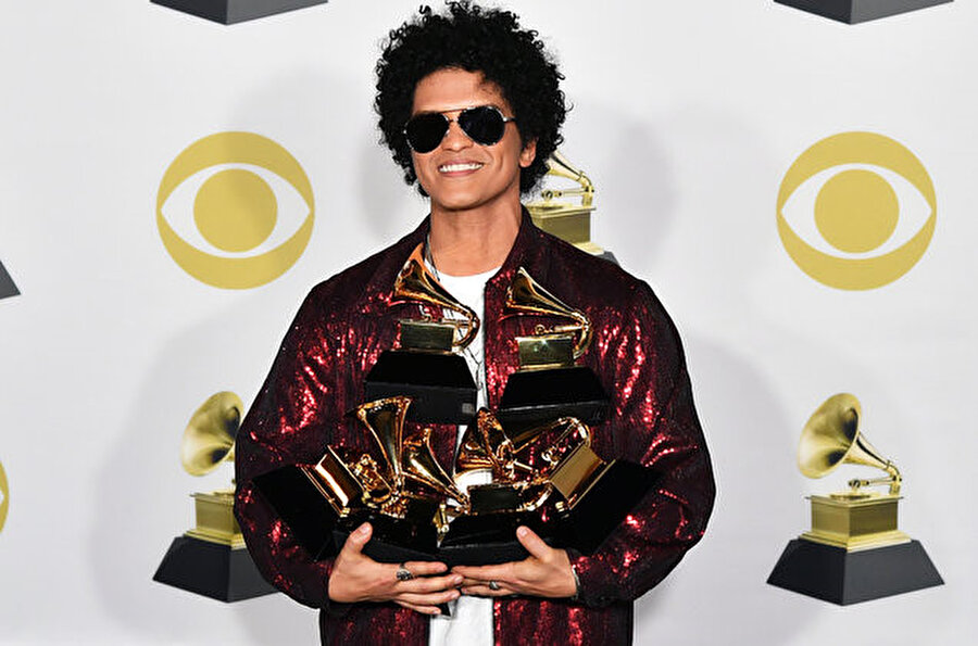 Bruno Mars, geçtiğimiz yıl Grammy Ödüllerini silip süpürmüştü.