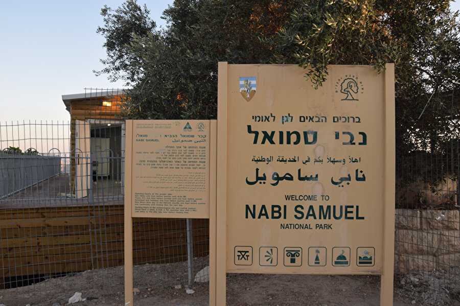 Cami ve çevresini milli park ilân eden İsrail, Filistinli halkı bölgeden göç ettirmiştir.