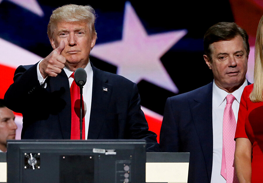 ABD Başkanı Donald Trump, kampanya yöneticisi Paul Manafort ile Cleveland'daki Cumhuriyet Ulusal Kongresi'nde görünüyor. 