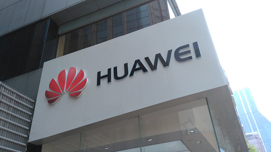 Huawei başta olmak üzere birçok farklı Çin şirketine uygulanan ABD ambargoları ciddi bir ekonomik kayıp anlamına geliyor. 