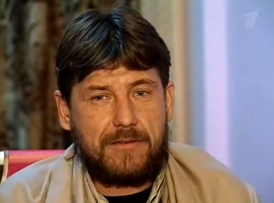 Nikolay Vyrodov, Sovyetleri'n günahsız Afgan sivilleri öldürmesine şahit olduktan sonra Afgan mücahidlerine katılmaya karar vermiş.