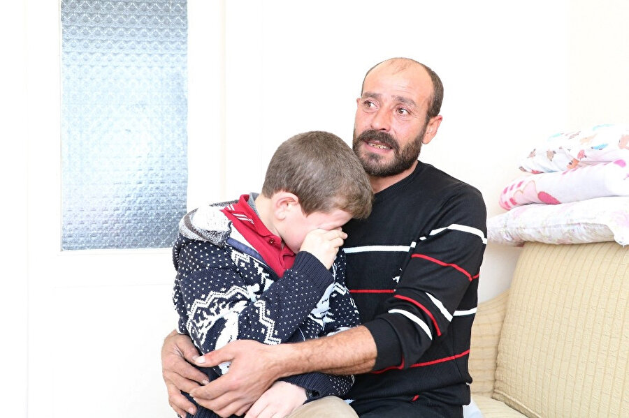 Sivas’ta 12 yaşındaki böbrek hastası Hasan Hüseyin Şaşkın’a, babasının vermek istediği böbrek umut oldu. Ancak aile ameliyat parasını denkleştiremediği için nakil gerçekleşmiyordu. 