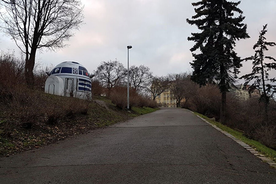 Sokak sanatçılarının büründürdüğü yeni haliyle R2-D2 kubbesi! 