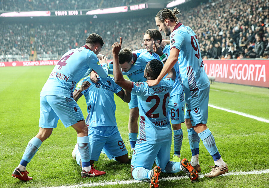 Karadeniz ekibi Vodafone Park'ta 1-0 öne geçmenin sevinicini yaşıyor...