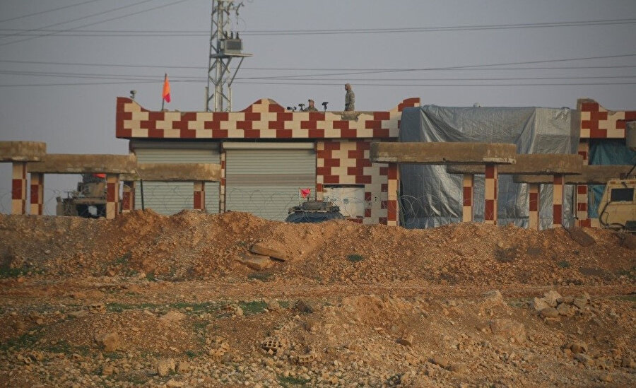 ABD geçtiğimiz günlerde Tel Abyad’a inşaa ettiği gözlem noktasını terör örgütü YPG’ye devretti.