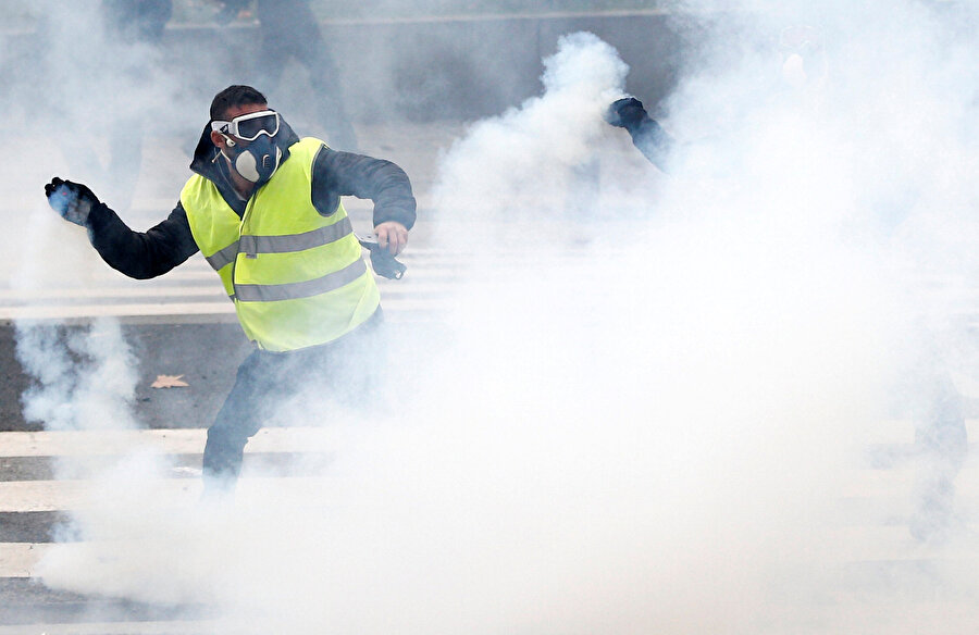 Göstericilere biber gazı ile müdahale edildi.