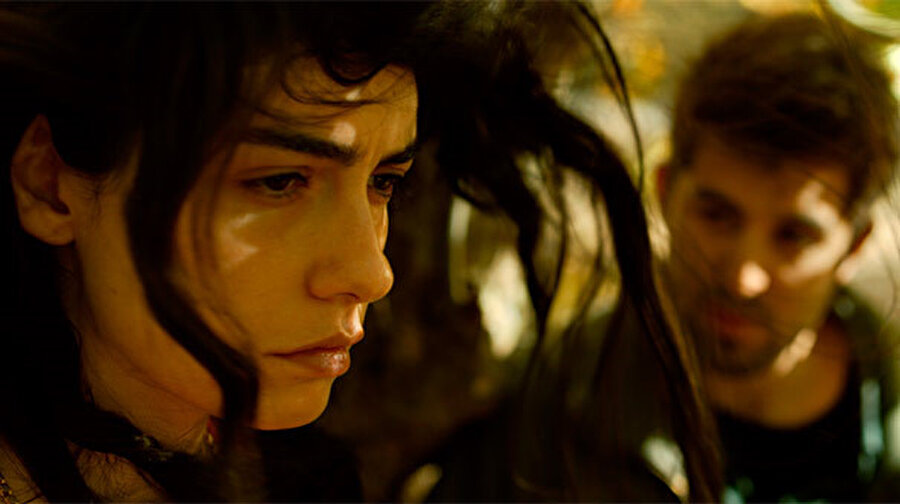 Hazar Ergüçlü, Nuri Bilge Ceylan'ın ödüllü filmi Ahlat Ağacında da rol aldı.