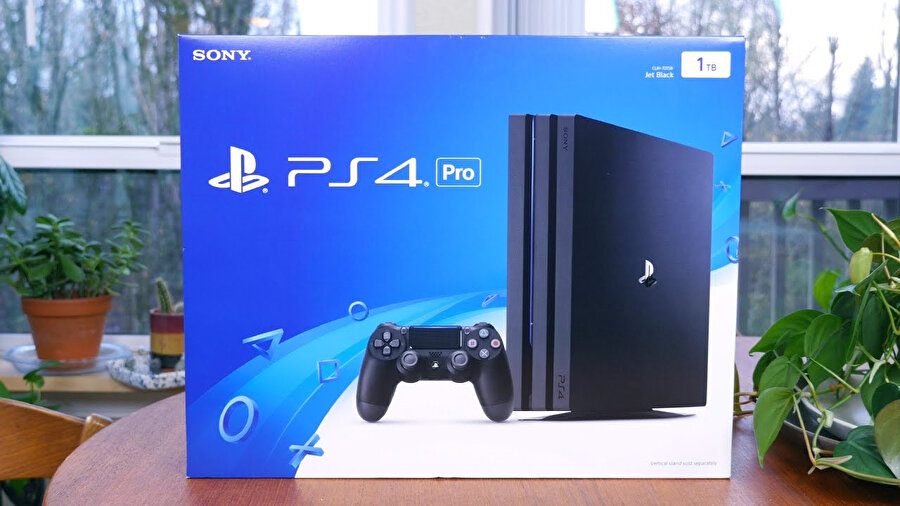 PlayStation 4 Pro'nun fiyatında da indirime gidildi. 