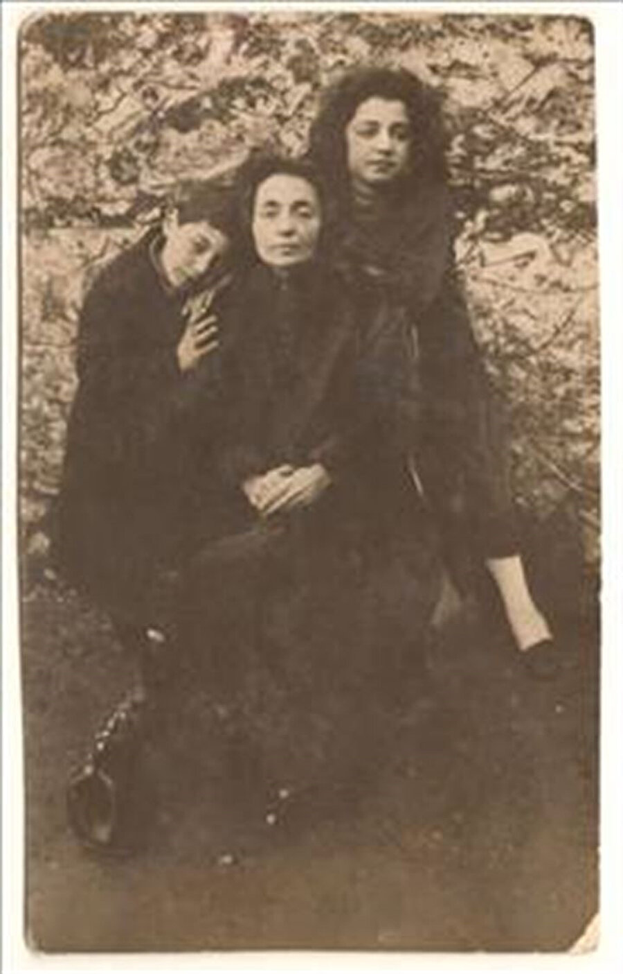 Mehmet Akif Ersoy'un eşi ve çocukları