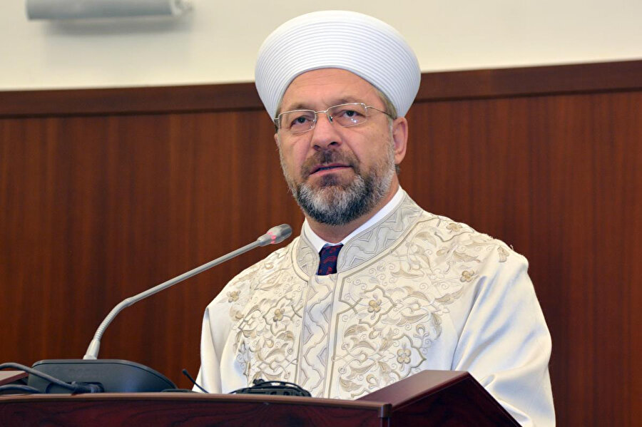 Diyanet İşleri Başkanı Ali Erbaş : ' Hikmetli bir gönül dili ile dinimizin hakikatlerini herkese ulaştırmak istiyoruz' dedi.