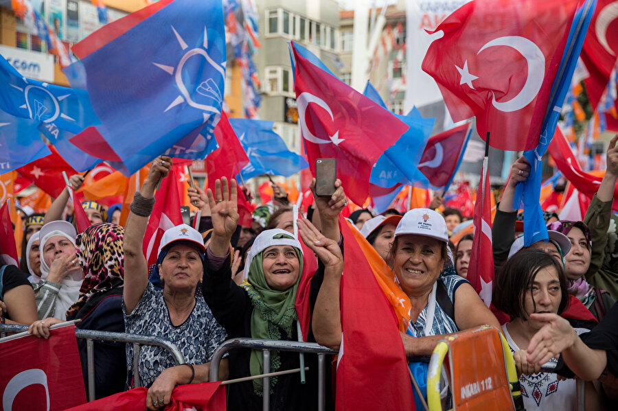 AK Partili seçmenlerin büyük merakla beklediği İstanbul AK Parti belediye başkan adayları belirlendi. 