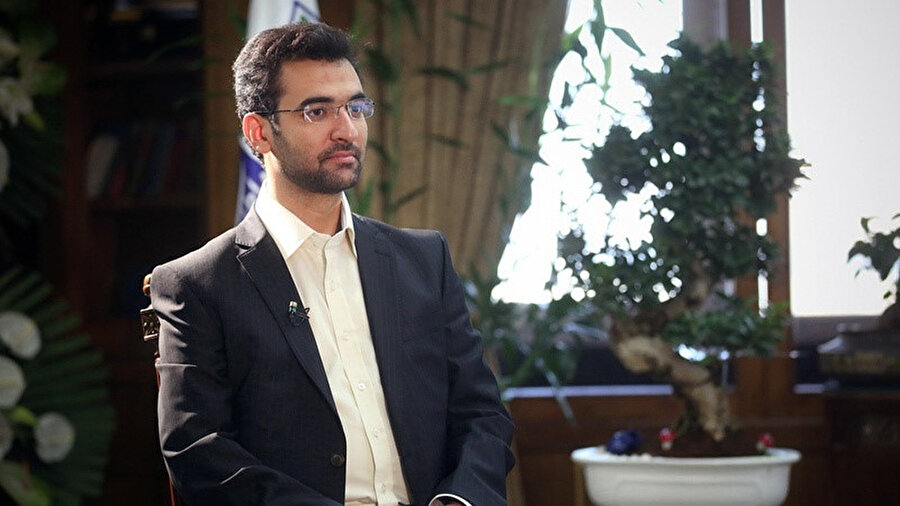 İletişim ve Bilgi Teknolojileri Bakanı Muhammed Cevad Azeri Cehromi