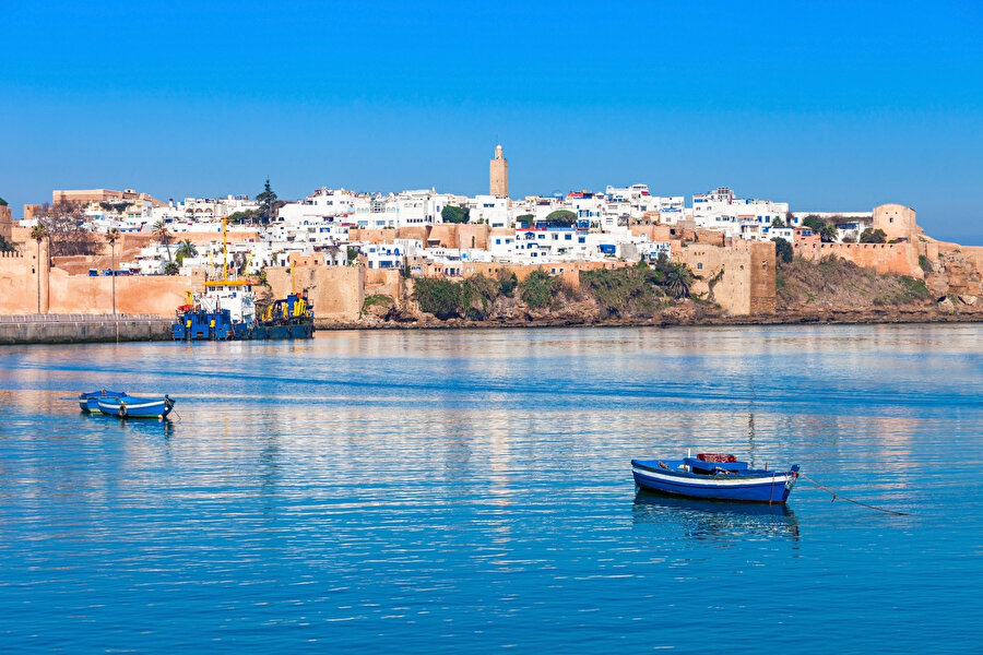 Başkent Rabat, maviyle yeşilin kucaklaştığı bir şehir.