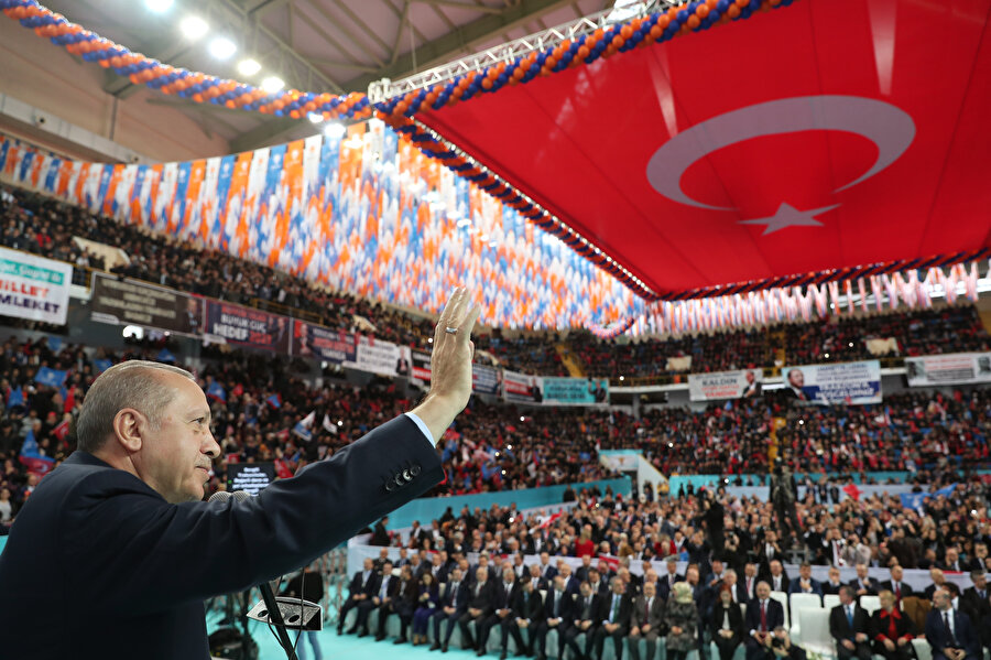 AK Parti Trabzon ilçe belediye başkan adayları tanıtım toplantısı düzenlendi.