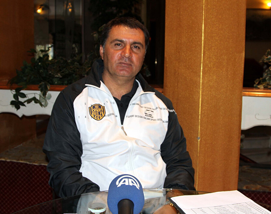 Mustafa Kaplan'ın Ankaragücü günlerinden eski bir fotoğraf.