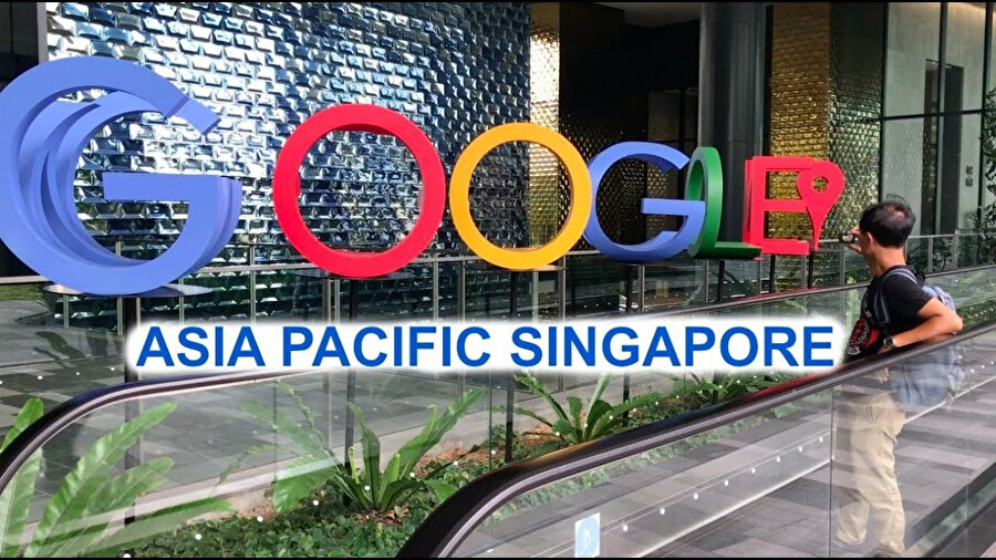 Google'ın Singapur ofisi, Japonya'daki faaliyetlerin birincil muhatabı olarak değerlendirildi. 