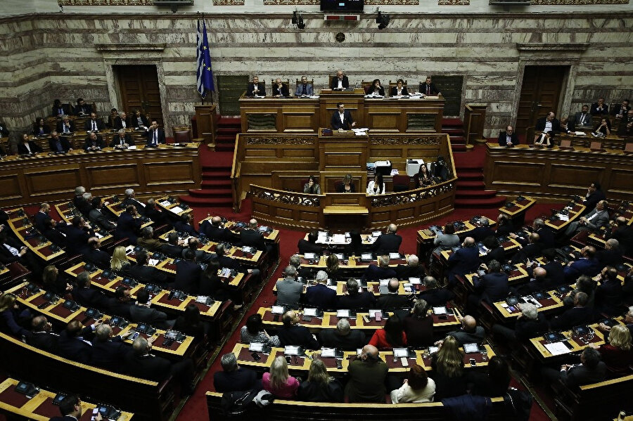 SYRIZA'nın güvenoyu talebi Mecliste görüşüldü. 