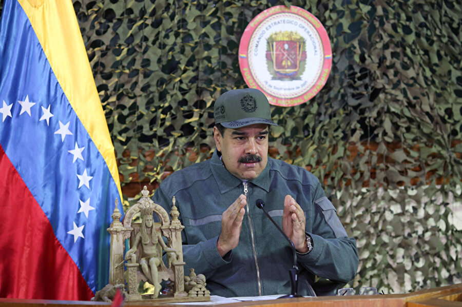  Venezuela Devlet Başkanı Nicolas Maduro, Caracas'ta bulunan askeri yüksek komutan üyeleriyle görüşmüştü. 