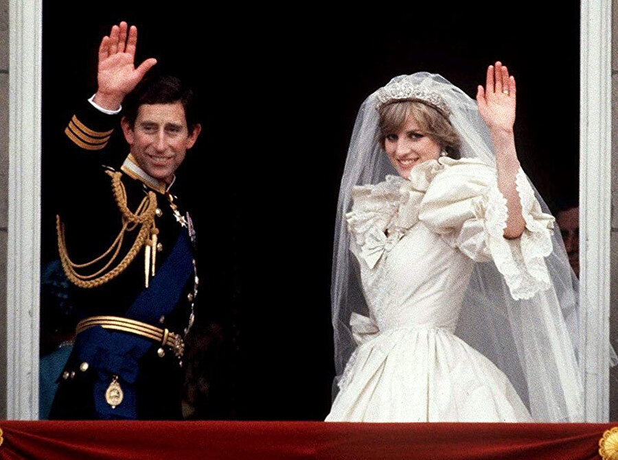 Prens Charles ve 28 Temmuz 1981 tarihinde dünya evine giren Prenses Diana