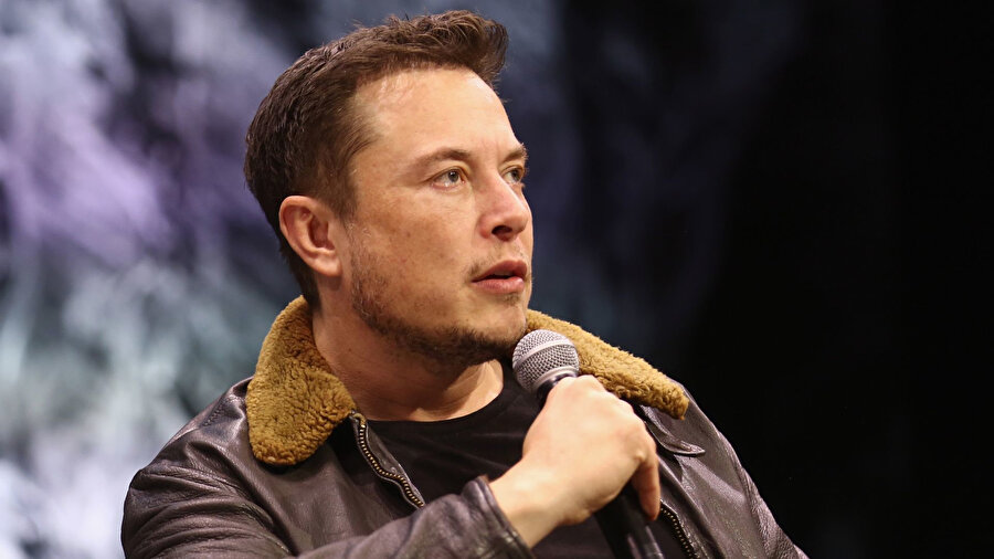 Elon Musk, katıldığı bir televizyon programında 'şarj istasyonlarına' gerçekleştirilen saldırılardan dolayı endişeli olduğunu ifade etmişti. 