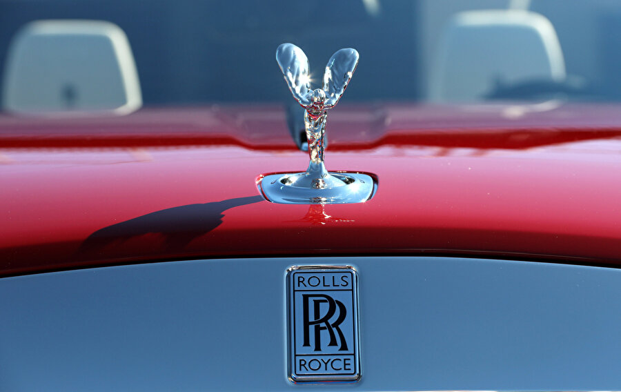 Rolls Royce marka otomobili İngiltere üretiyor.