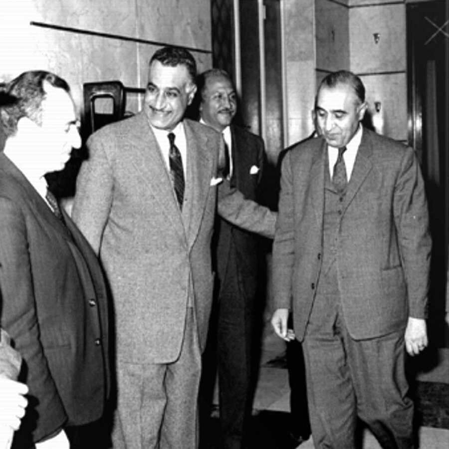 Soldan sağa: Mişel Eflak, Cemal Abdülnasır ve Selahaddin Bitar. (1958)