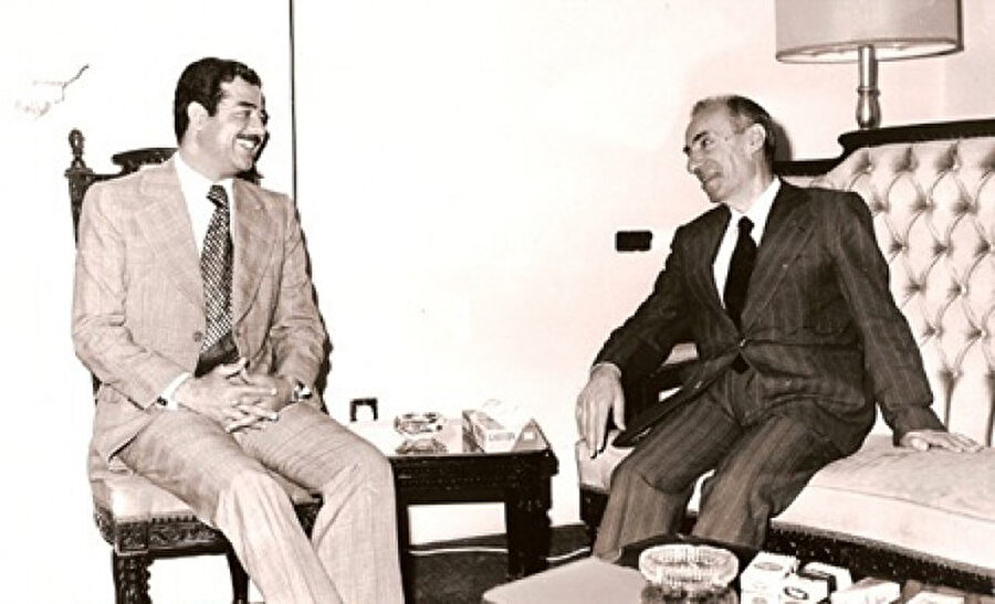 Mişel Aflak Saddam Hüseyin ile birlikte (1979)