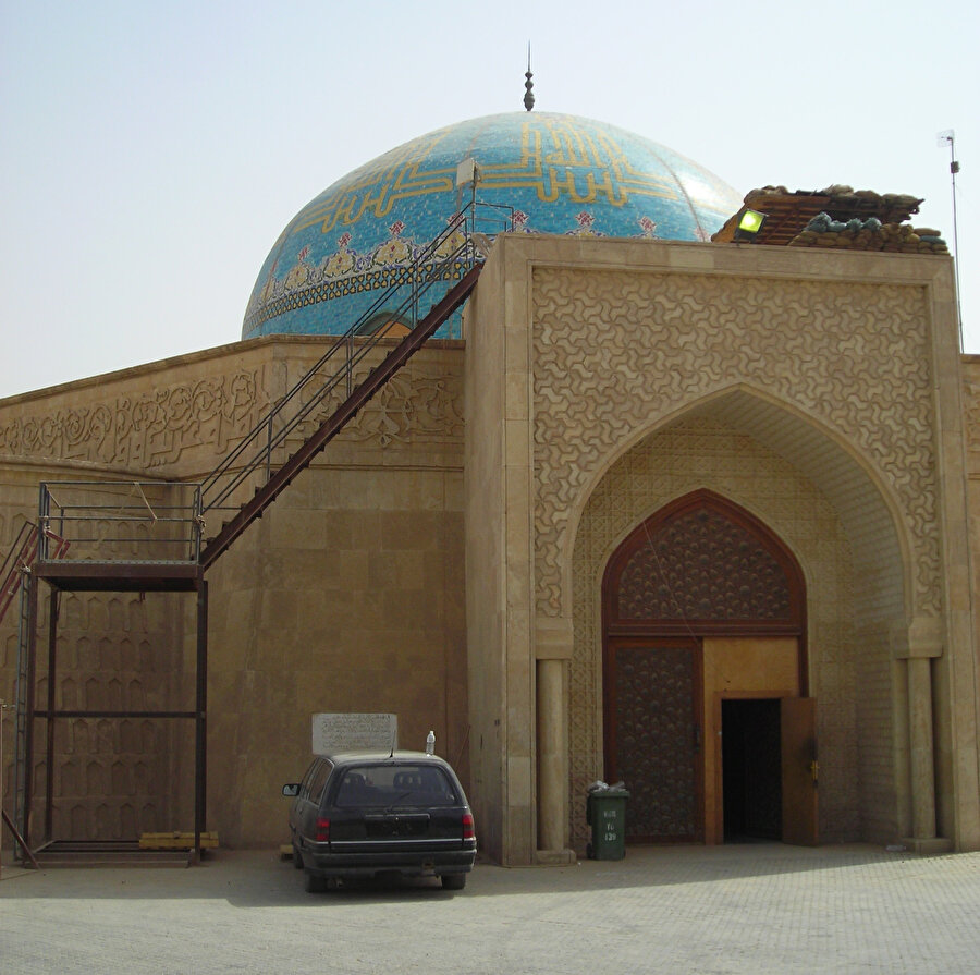 Mişel Aflak'ın mezarı üzerine Bağdat'ta yapılan türbe.