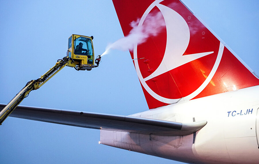  Türk Hava Yolları (THY) buzlanmaya karşı uçaklarında önlem aldı. 