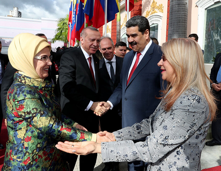 Cumhurbaşkanı Erdoğan ve eşi Emine Erdoğan, Venezuela Devlet Başkanı Maduro ve eşiyle görüşmüştü.
