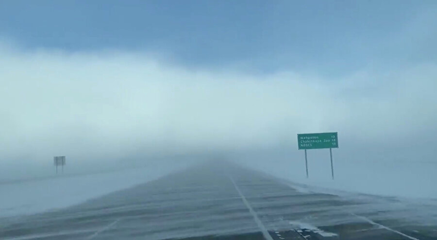 Kuzey Dakota'da şiddetli fırtına böyle görüntülendi.