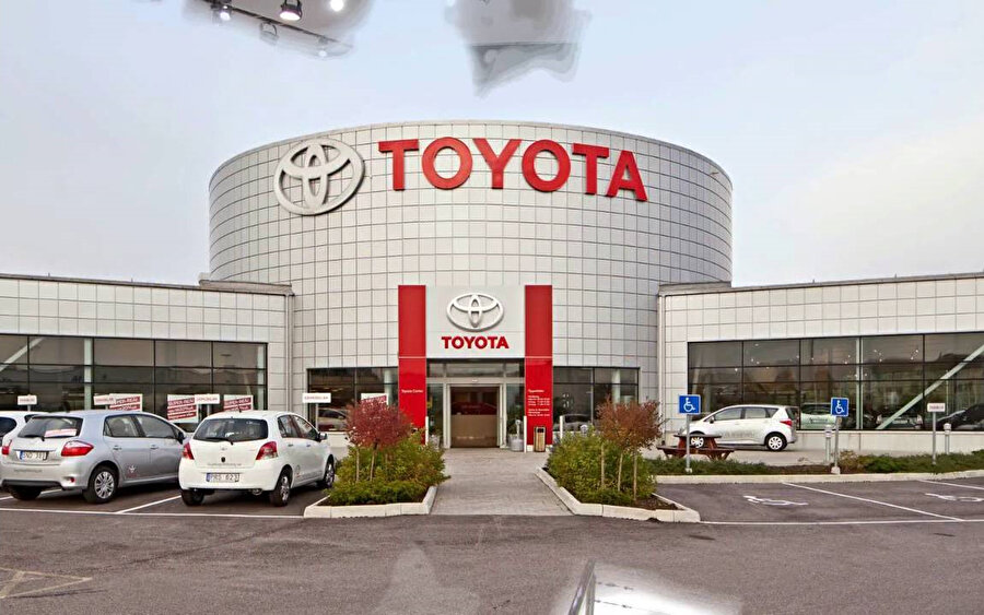 Toyota, listenin ikinci sırasında yer alıyor. Şirket, geçtiğimiz yıla oranla %2 büyüme gösterdi. 
