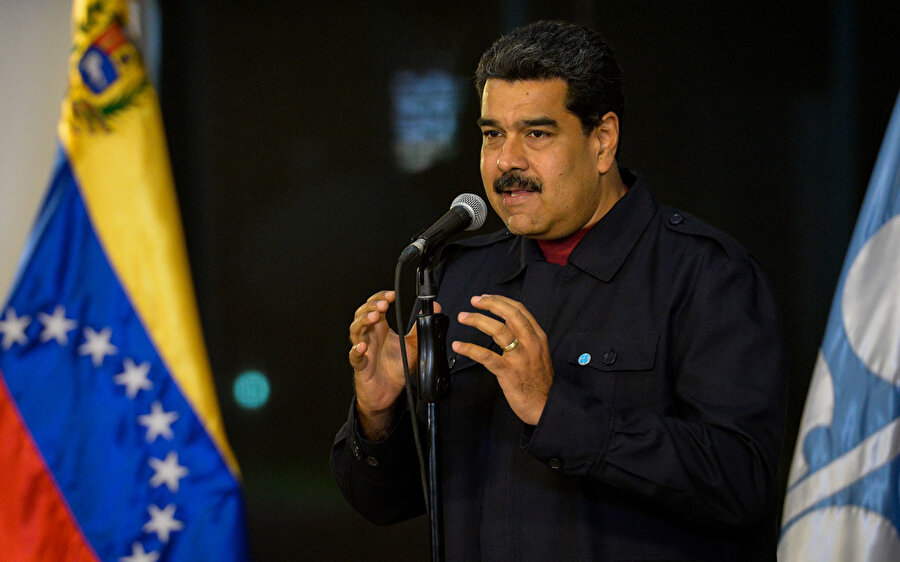 Nicolas Maduro, Venezuela'nın seçilmiş lideri konumunda yer alıyor. 