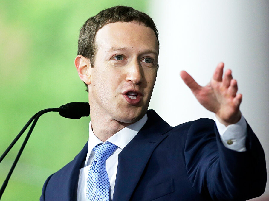 Mark Zuckerberg, Instagram'ın Hikayeler ile elde ettiği başarının ilham verici olduğunu düşünüyor. 