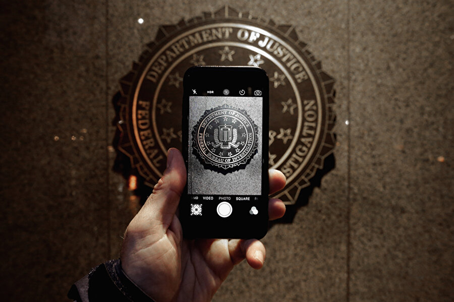 FBI, Apple üzerindeki çalışma temposunu artırıyor. 