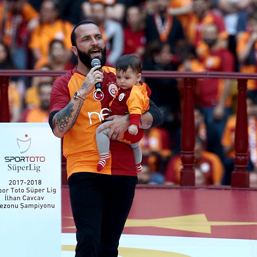 Berkay Şahin Galatasaray'ın şampiyonluk kutlamalarından bir kare.