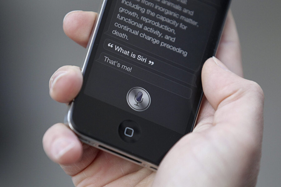 Siri'nin yapay zekâ desteğiyle son yıllarda katettiği yol ortada. Sürekli gelişen bu asistan ilerleyen yıllarda çok daha üstün yeteneklere kavuşacak gibi görünüyor.