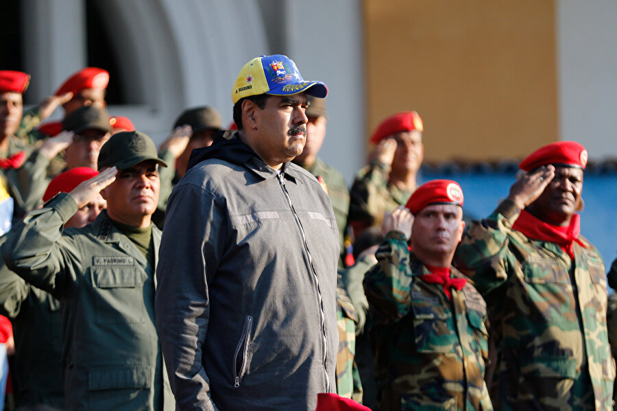 Maduro, askerlerle bir araya gelmişti.