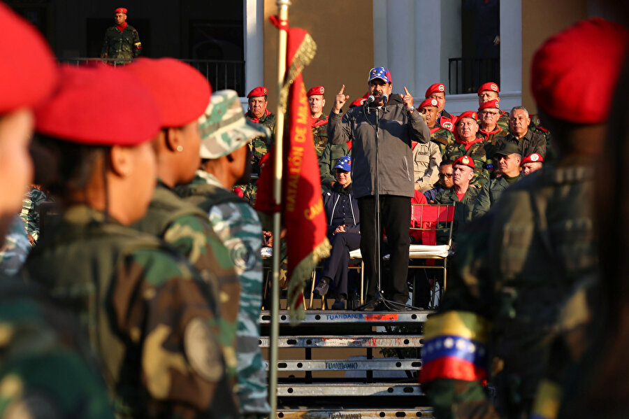 Maduro, Hugo Chavez’ anmak için düzenlenen tören sırasında konuştu.