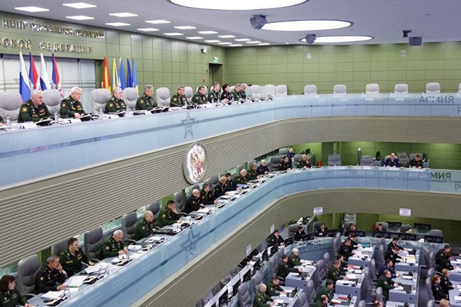 Rusya Savunma Bakanı Sergey Şoygu önderliğinde toplanan askeri şura genel bir değerlendirme toplantısı gerçekleştirdi. 