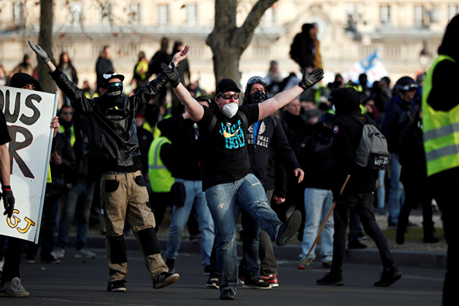 Fransa'daki gösteriler bugün de devam etti.