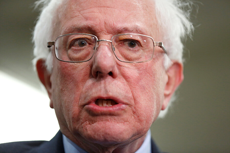 Bernie Sanders, ABD'de Vermont Senatörü olarak görev alıyor.