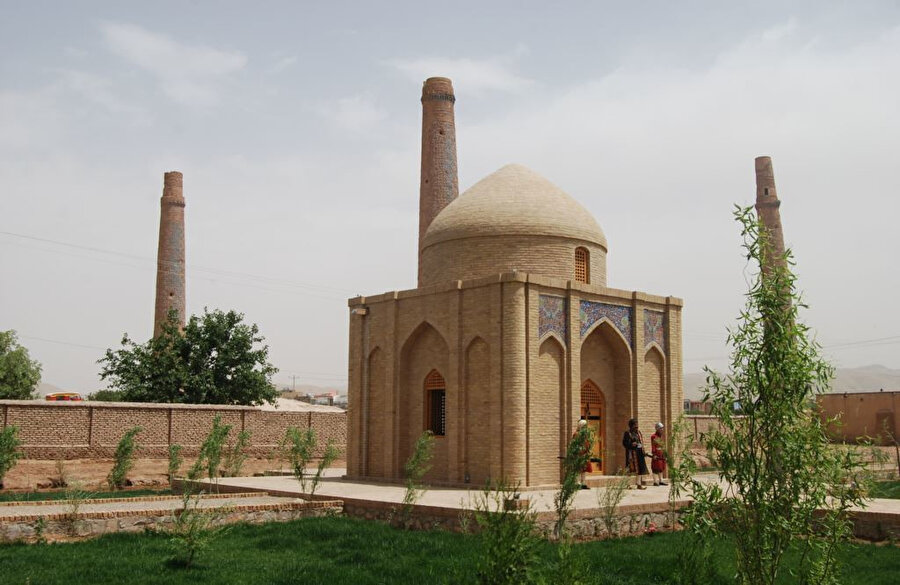 Ali Şir Nevai'nin Afganistan Herat'daki türbesi.