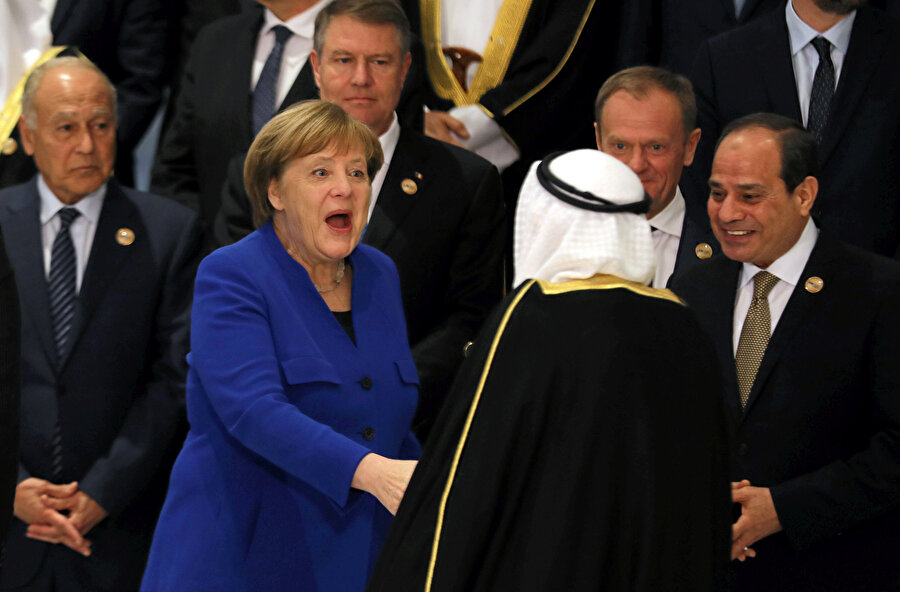 Almanya Şansölyesi Angela Merkel de zirveye katılmıştı.